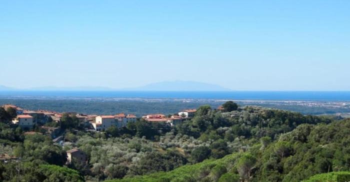 Riparbella - panorami infiniti tra mare e colline