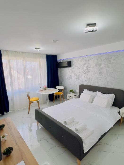 Elenas Studio Central - Home Cinema - Confort Premium