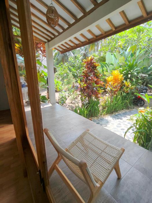 anik homestay & dormy Batukaras
