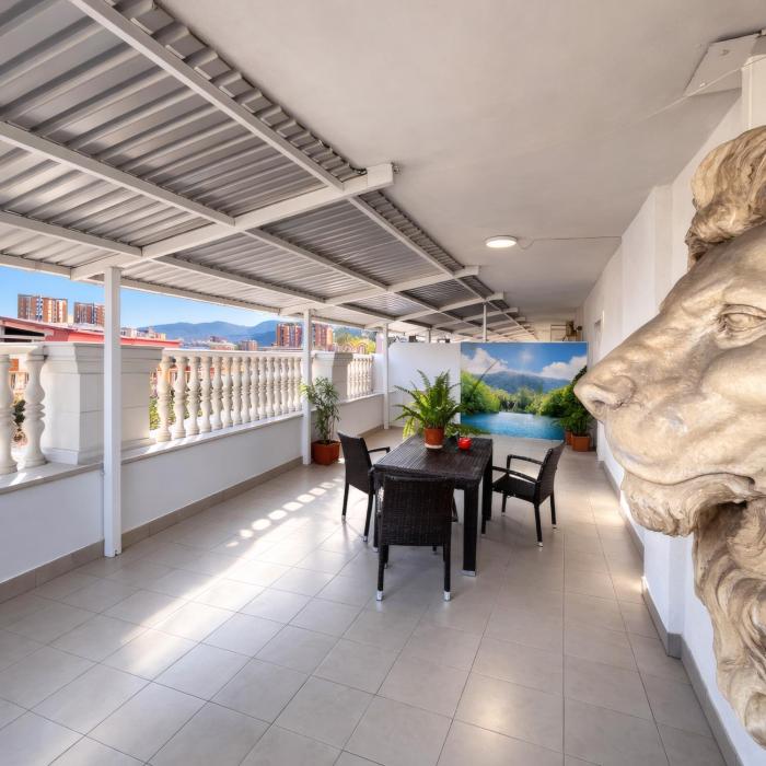 Center Apartment with private Terrace
