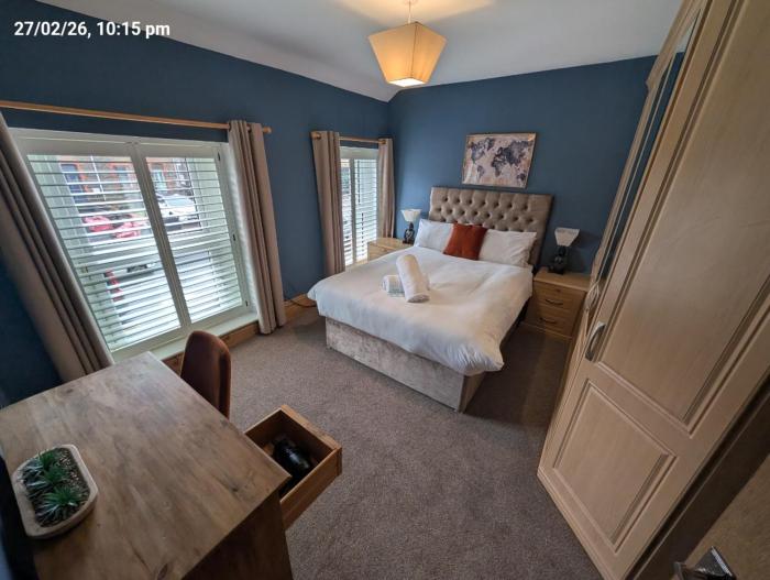 Modern 4BR Swansea House w Free Parking