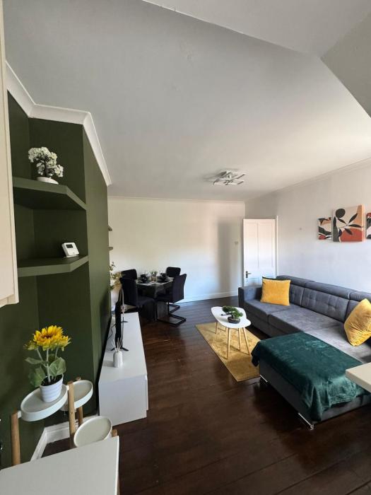 Spacious 3BR Flat near Newcastle Centre