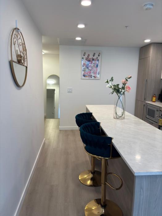 Executive 2 beds and 1 bath suit