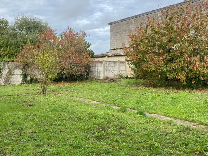 Le Gîte de Puiseaux Demeure de Prestige avec Jardin et Garage