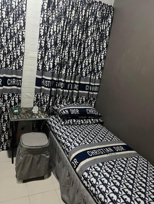 JOHNFONZ BUILDING Affordable Room