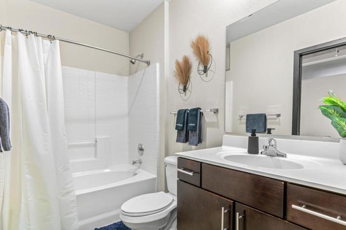2KBD2BA Steps from Target Center+GYM+KTCHN+LNDRY