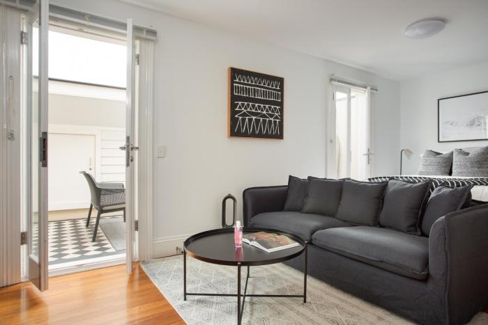 Stunning Studio with Alfresco Terrace near Trains