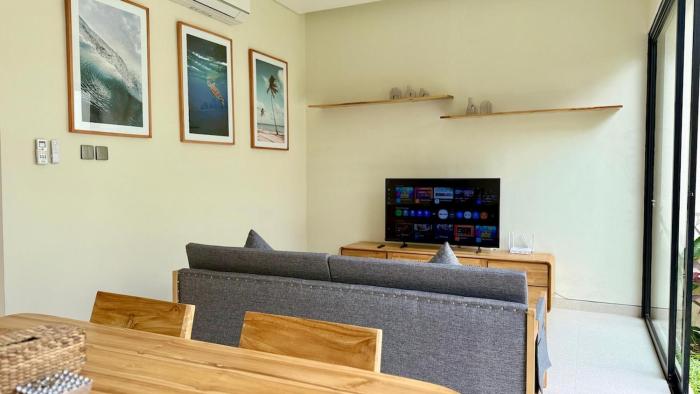 Modern 1BR Pool View Walk to Beach Central Legian