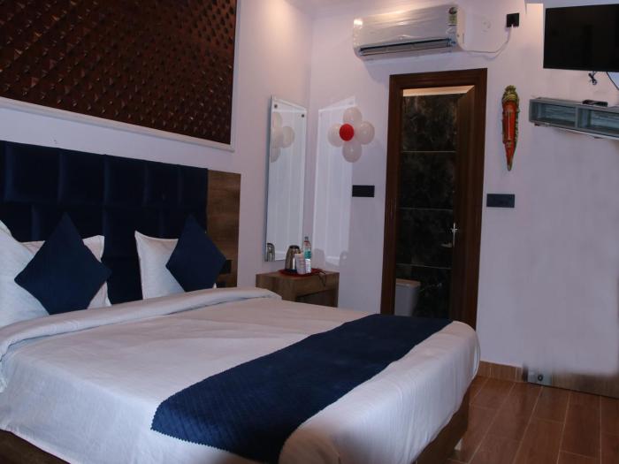 Red Leaf Hotel