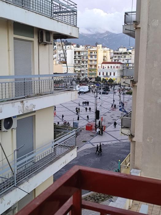 Parastaseis One Bedrooom Flat Georges Square