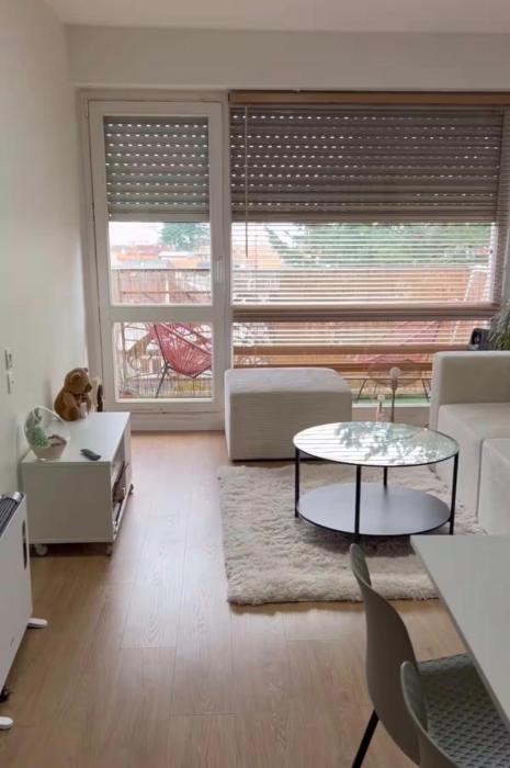 Superbe apppartement avec balcon et parking