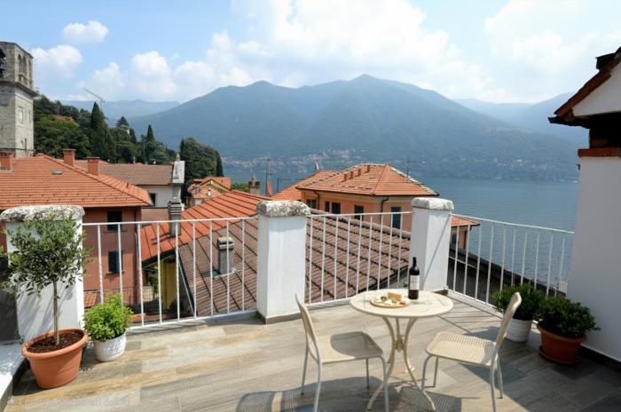 LaCasetta _ Como Lakeview Terrace renovated apartment