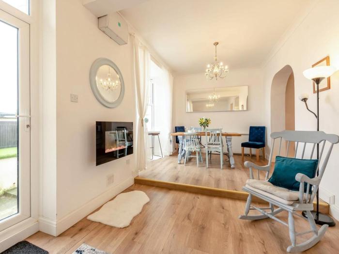 2 Bed in Tenby oc-fb205