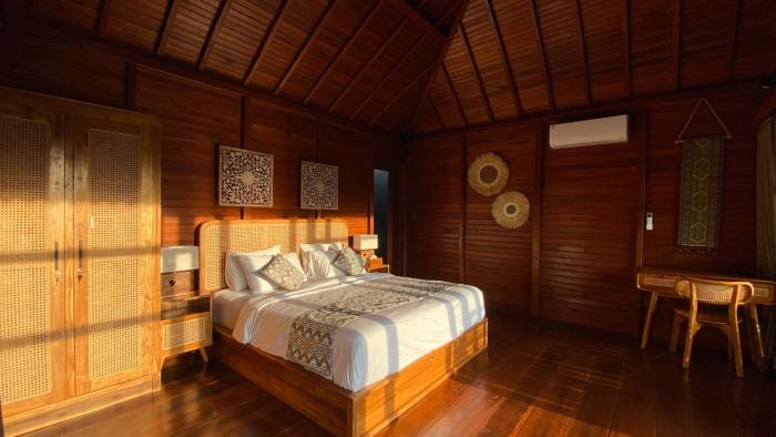 Charming 1BR Wooden Villa Private Pool & Sunset View