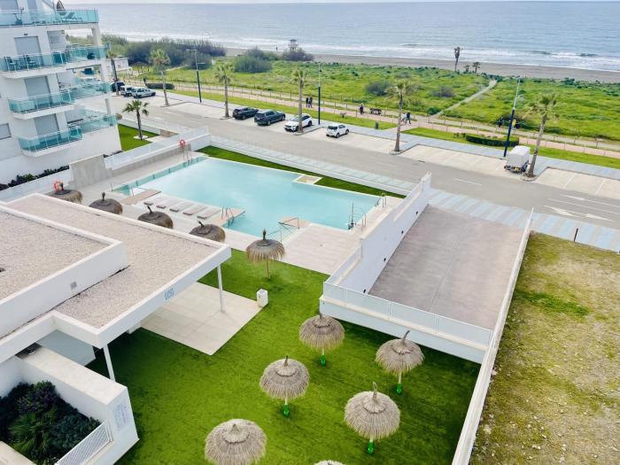 Ático frontal al mar en Duna Beach con vistas