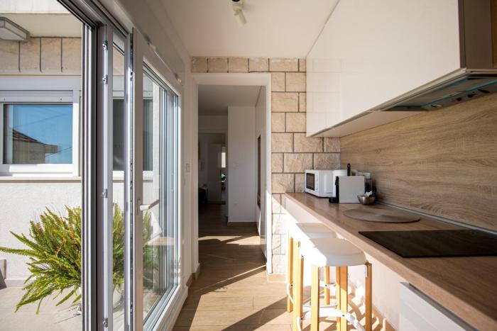 ADRIATIC ABOVE APARTMENT by DuHomes