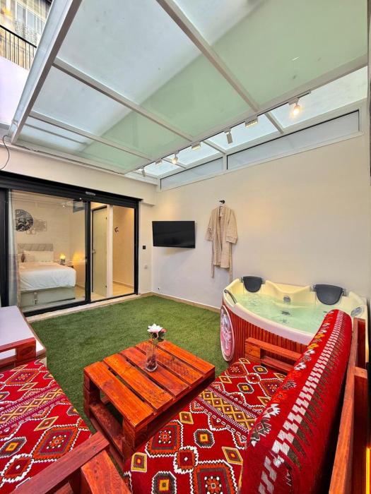 B7 Appartement luxueux avec jacuzzi privé, bourgogne