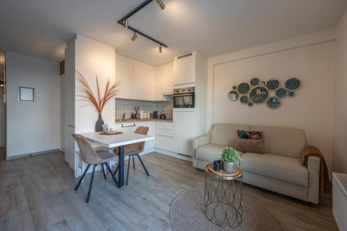 Bright & Stylish Studio Near the Sea