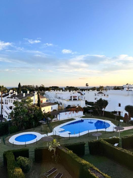 2 Bed Garden Apartment Direct Pool Access Walk to Golf, Tennis & Amenities, Benavista