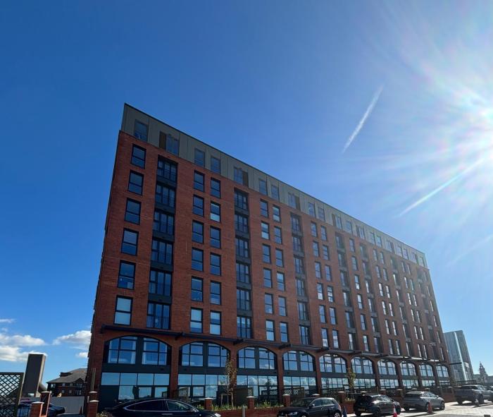 Luxury Waterfront Escape - Stunning Liverpool City Centre Apartment - Sleeps 4