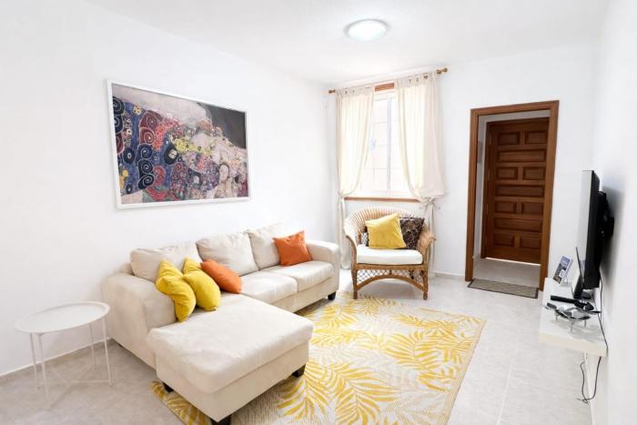 TenoHomes Stunning Family Retreat in Los Silos