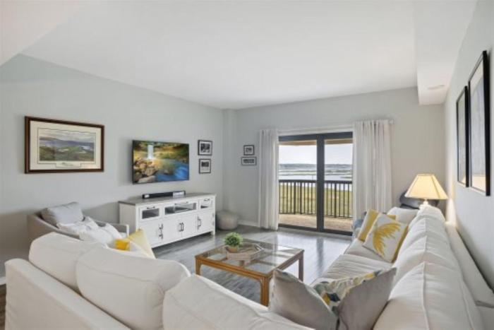 251 Captains Quarters