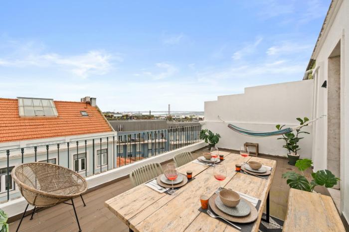 BmyGuest - River View Terrace Apartment