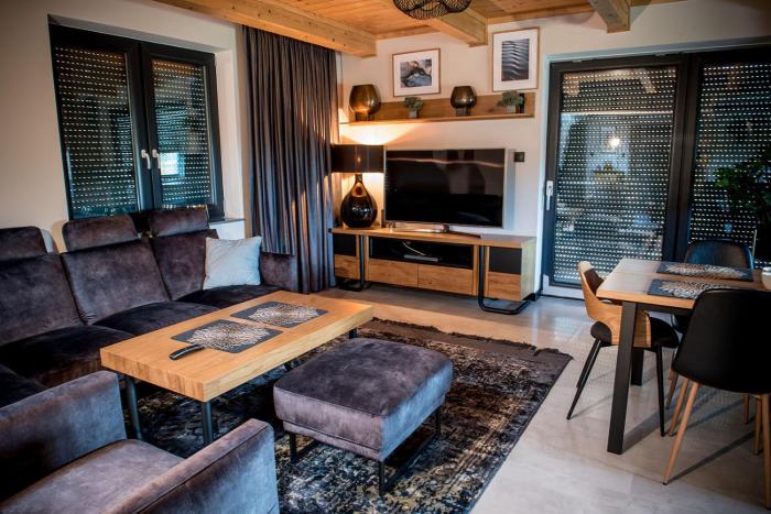 LUX dom pod lasem w Woli Sękowej