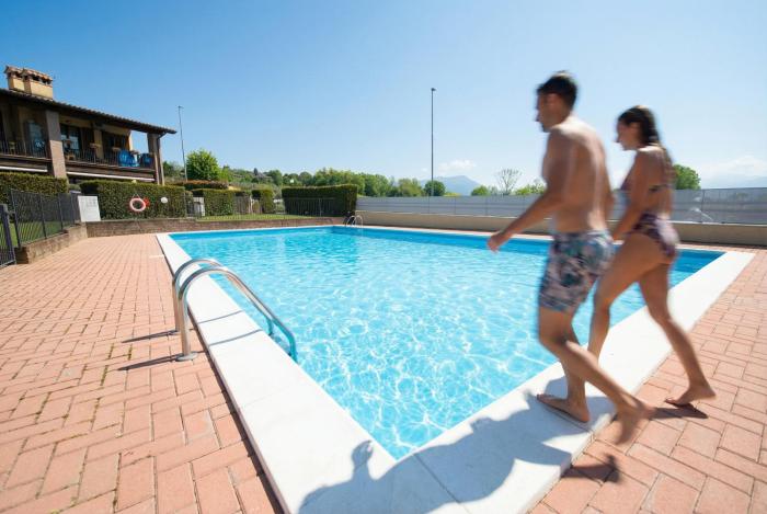 Piscina & Giardino Privato Vicino a Gardagolf