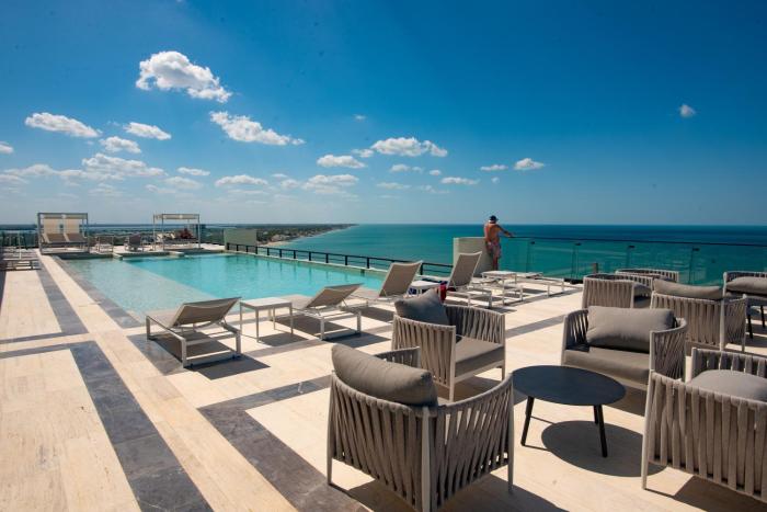 Chillout 3BR villa private beach Yucalpeten Marina