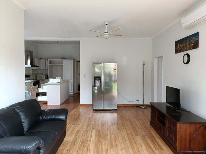 Fully furnished aircon room ready to move in 5min to train station