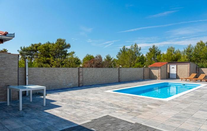 Awesome Home In Polaca