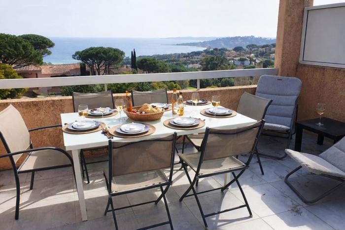 Nartelle Appartement avec Vue Panoramique, Piscine, Parking & climatisation