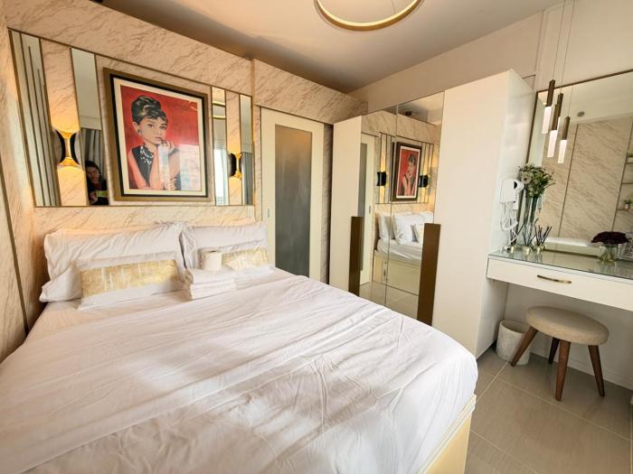 RM 1869 Fireworks View 1BR Shore facing MOA by Prime Stay MOA