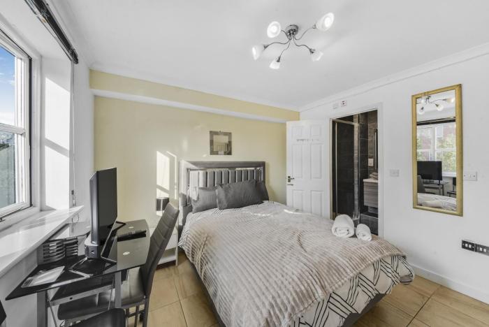 Lets Stay Here 3bed Stratford with parking