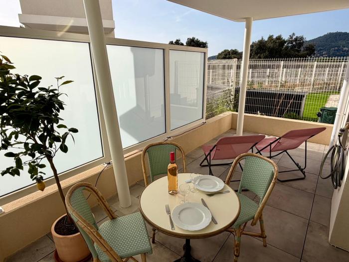 New apartment with terrace and private parking