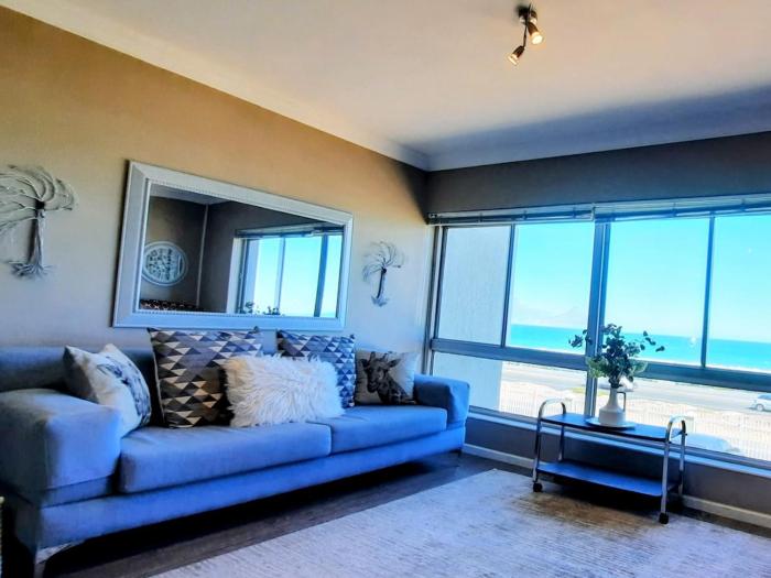 Ocean Sunsets and Table Mountain views in Bloubergstrand