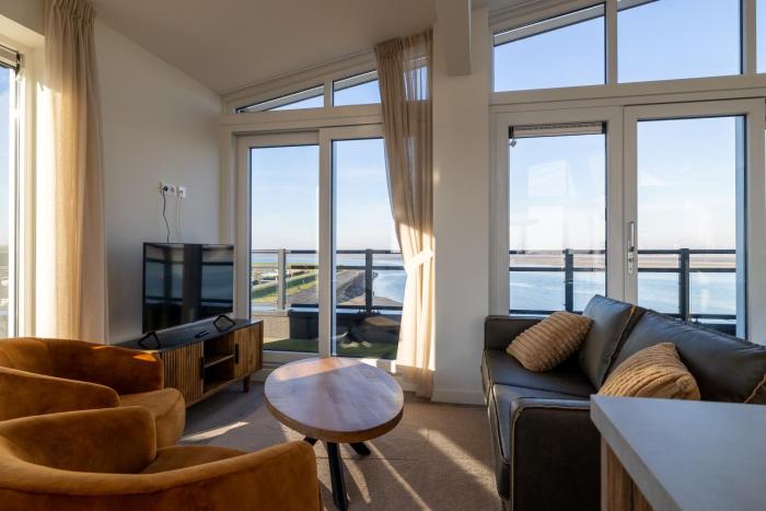 Waterfront penthouse - VistaM 484 Pers