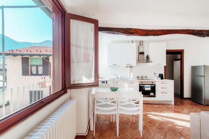 Design Apartment with Historic Beams Cotto Lombardo