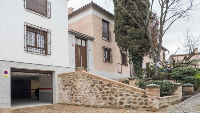 Apartamentos San Juan de los Reyes by Toledo AP