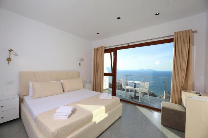 Hill Suites
