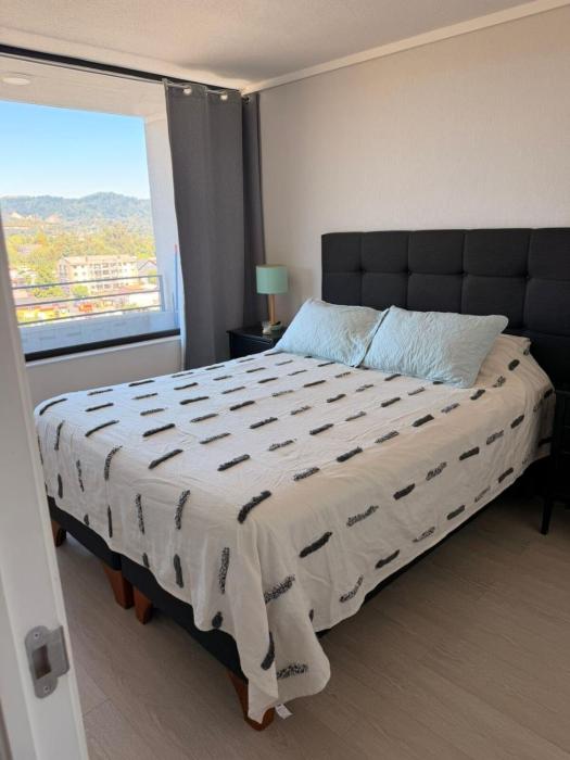 1 Bedroom 1 Bathroom Fully Furnished Apartment with Balcony and Parking