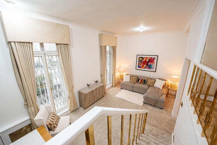 Spacious Stylish Flat near Hyde Park & Paddington