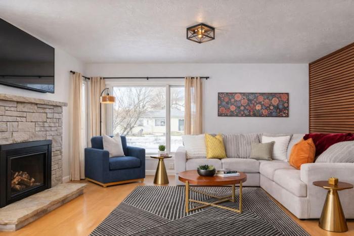 Family Retreat - 4 Bed 3 Bath Fireplace & Fun