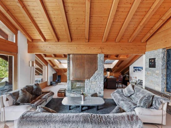 4BR Clmenceau Duplex Penthouse