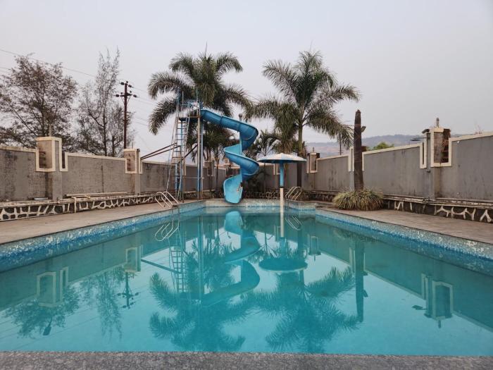 Royal Heritage Lonavla - 7BHK with Turf