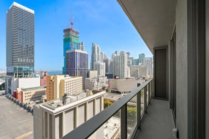 High Floor Luxury 1BDR - Downtown Miami