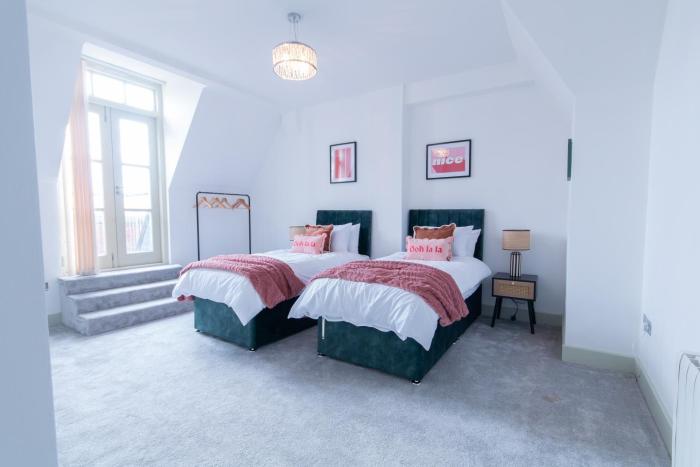 42 Admiral Point, Queens Promenade, Blackpool, FY2 9GL