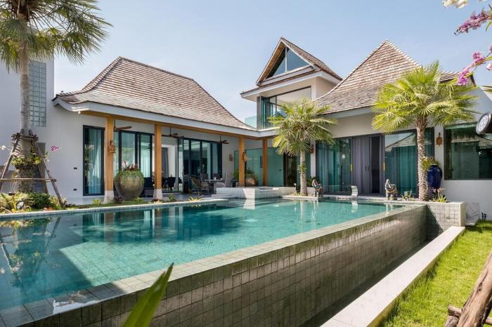 4BR Pool Villa Near Bang Tao & Boat Avenue