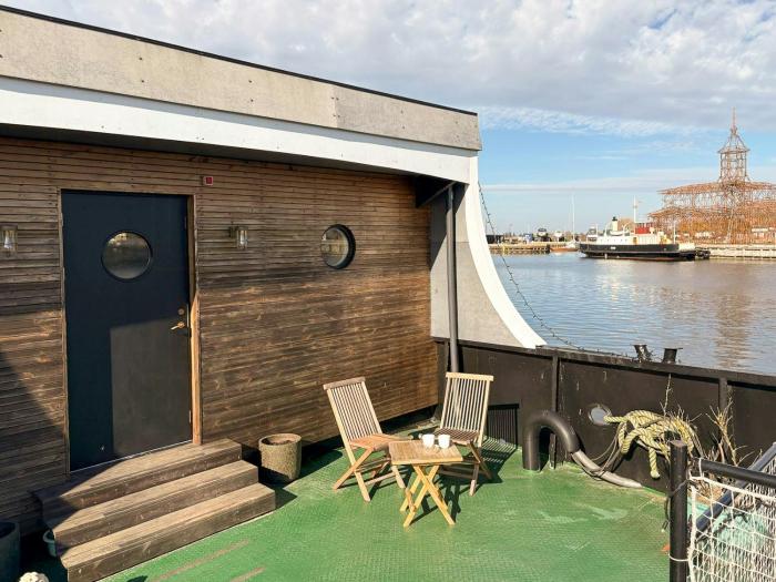 Converted Island Ferry With Sea Access In Stege